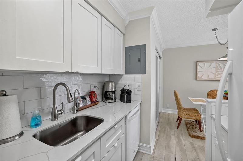 223 Marine Court, Unit 207, Lauderdale by the Sea, FL 33308 Photo