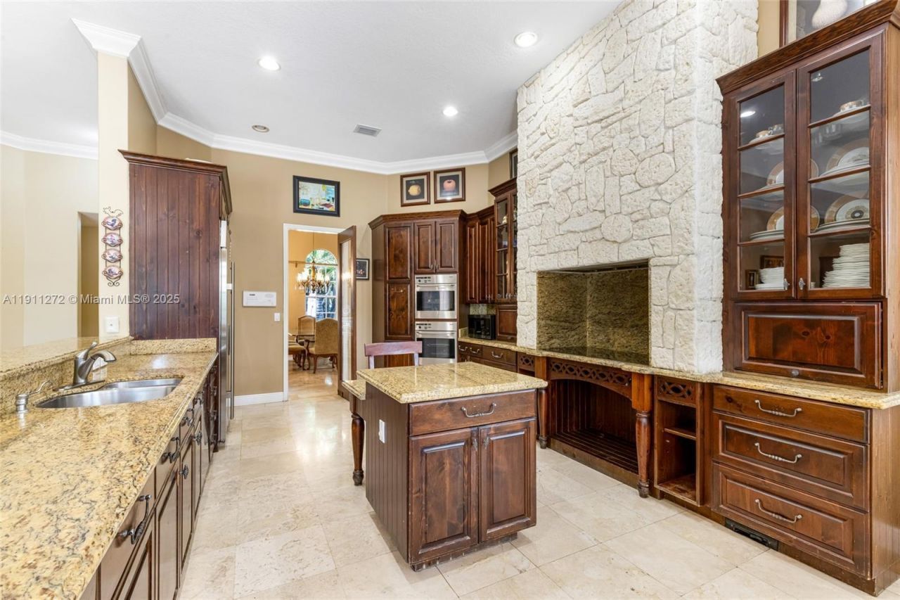 7250 SW 99th St, Pinecrest, FL 33156 Photo