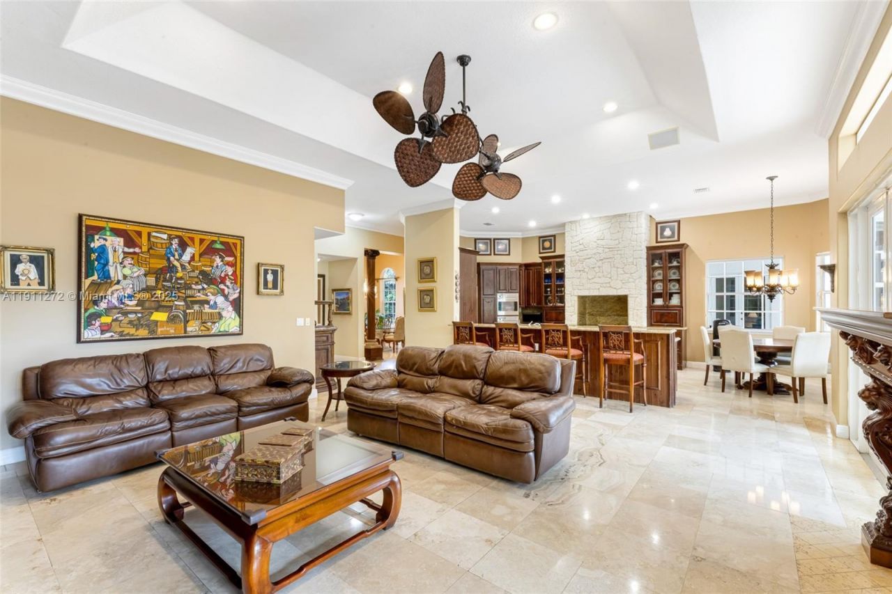 7250 SW 99th St, Pinecrest, FL 33156 Photo