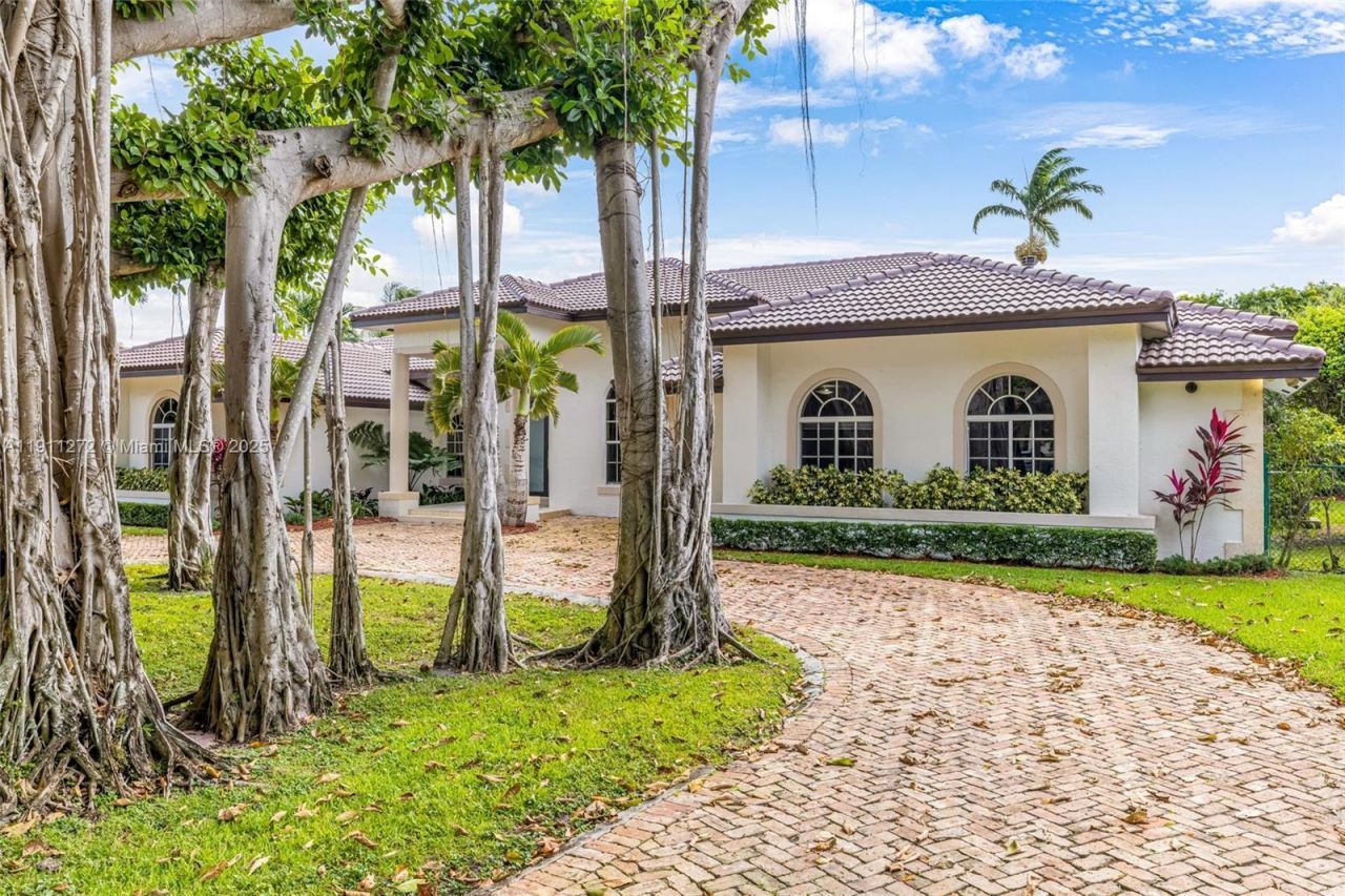 7250 SW 99th St, Pinecrest, FL 33156 Photo