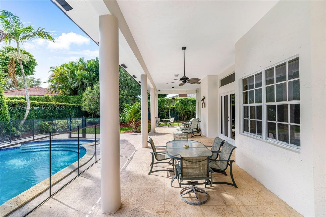 7250 SW 99th St, Pinecrest, FL 33156 Photo