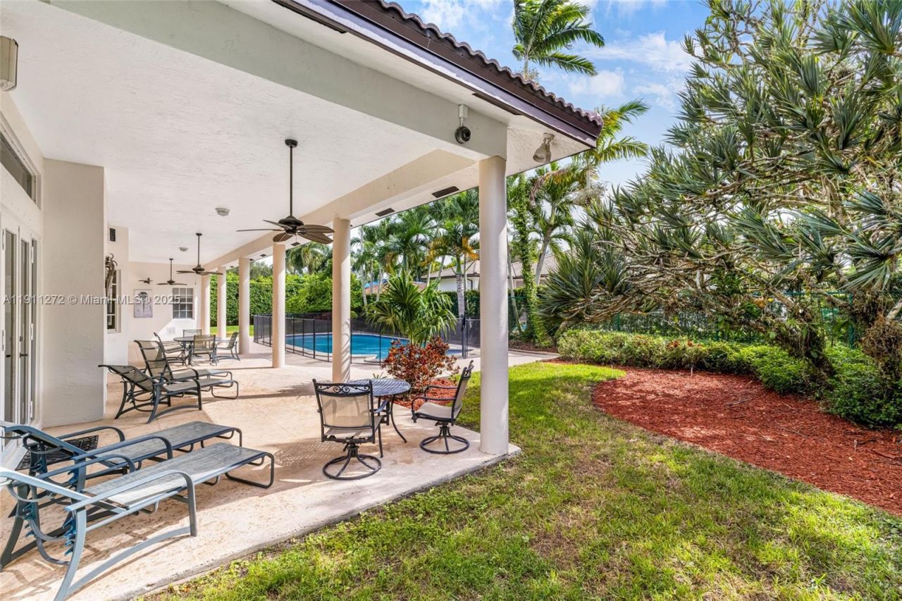 7250 SW 99th St, Pinecrest, FL 33156 Photo