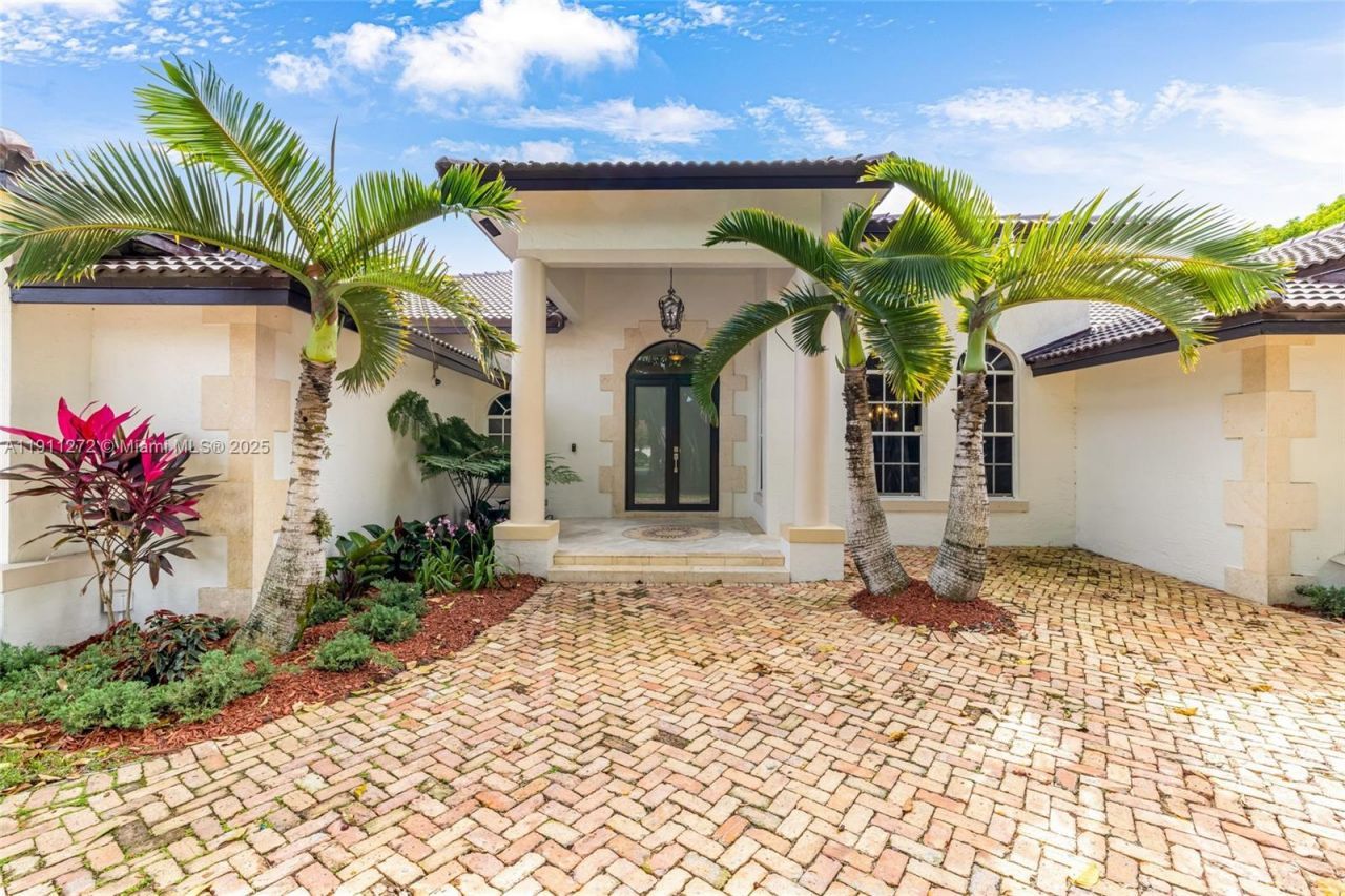 7250 SW 99th St, Pinecrest, FL 33156 Photo