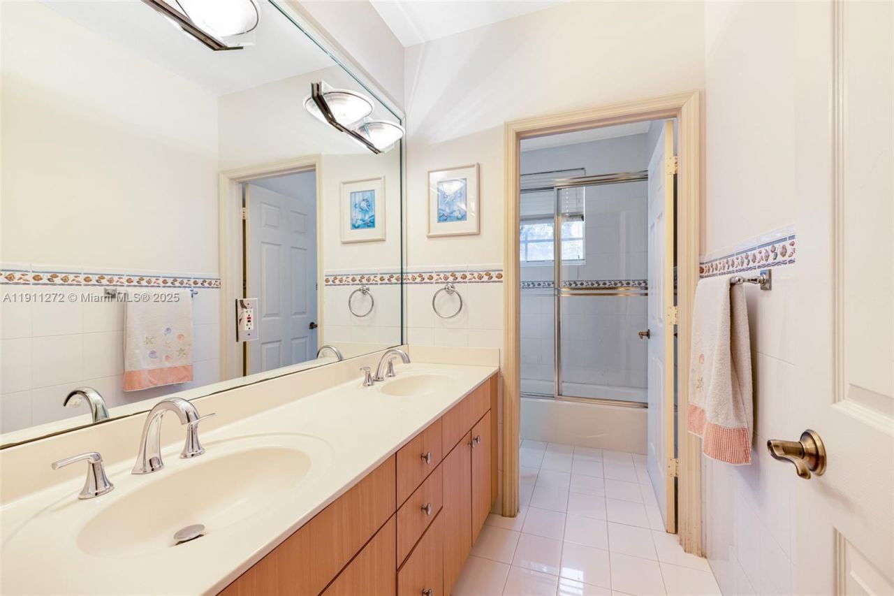 7250 SW 99th St, Pinecrest, FL 33156 Photo