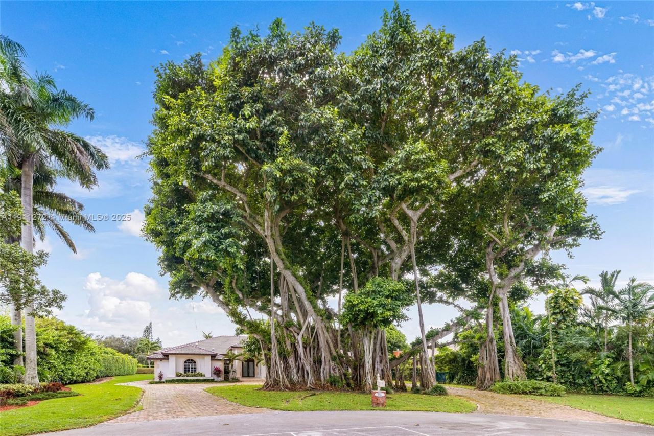 7250 SW 99th St, Pinecrest, FL 33156 Photo