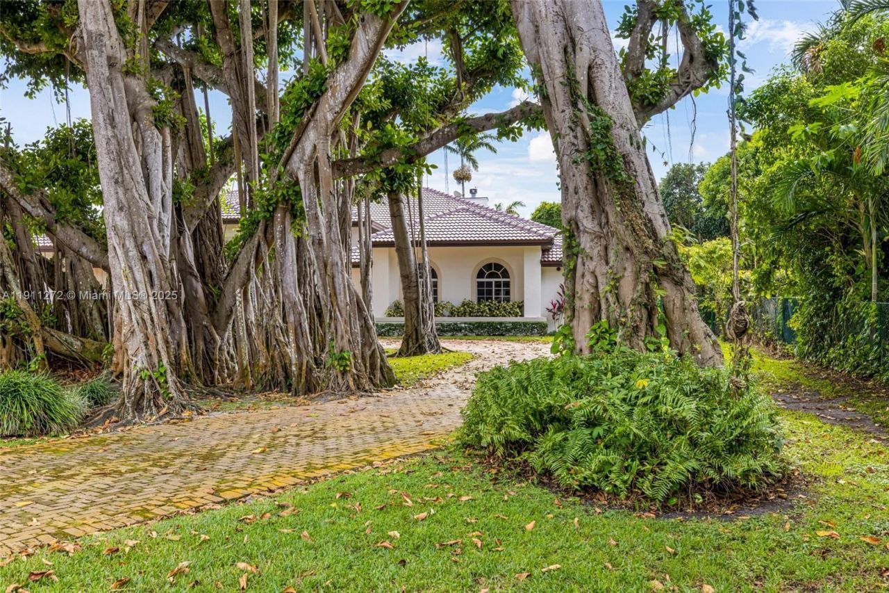 7250 SW 99th St, Pinecrest, FL 33156 Photo