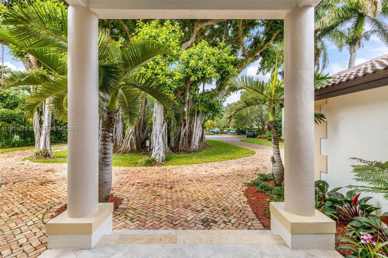 7250 SW 99th St, Pinecrest, FL 33156 Photo