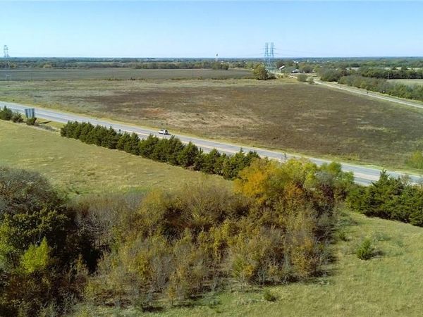 823 Saunders, Trenton, TX 75490