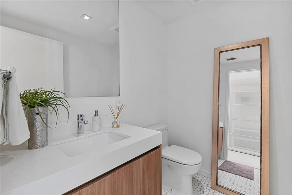 401 N Birch Road, Unit 708, Fort Lauderdale, FL 33304 Photo