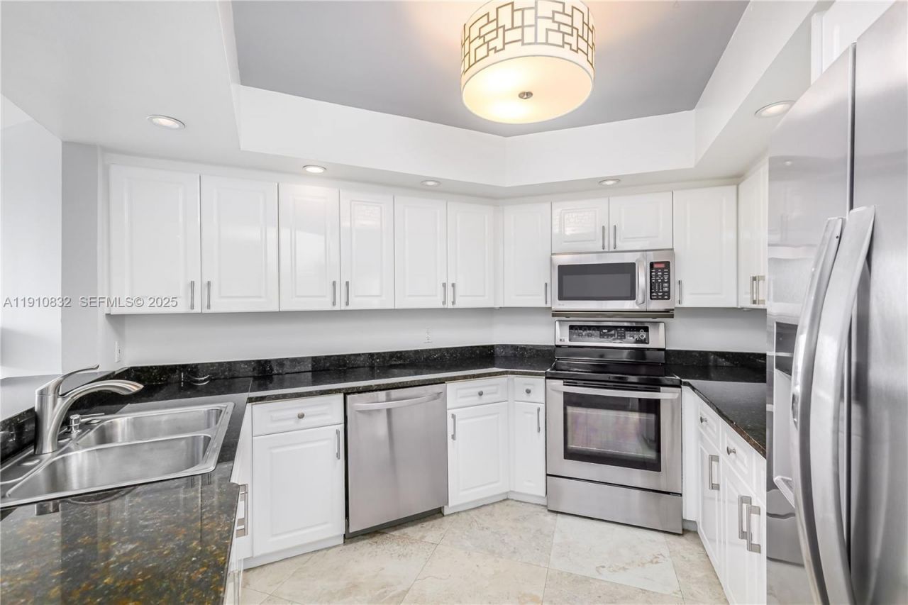 1800 Sunset Harbour Dr, Unit 715, Miami Beach, FL 33139 Photo