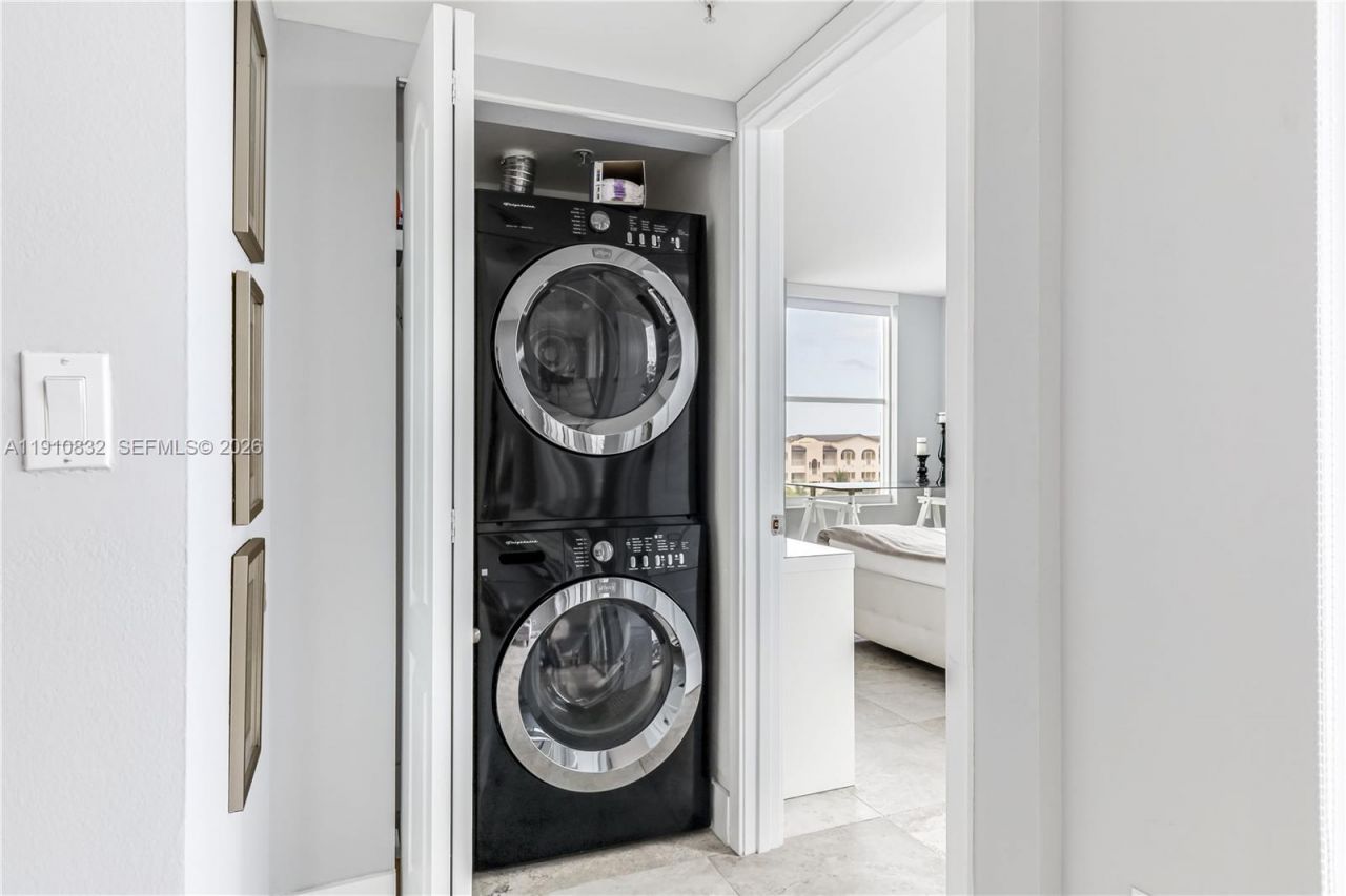 1800 Sunset Harbour Dr, Unit 715, Miami Beach, FL 33139 Photo