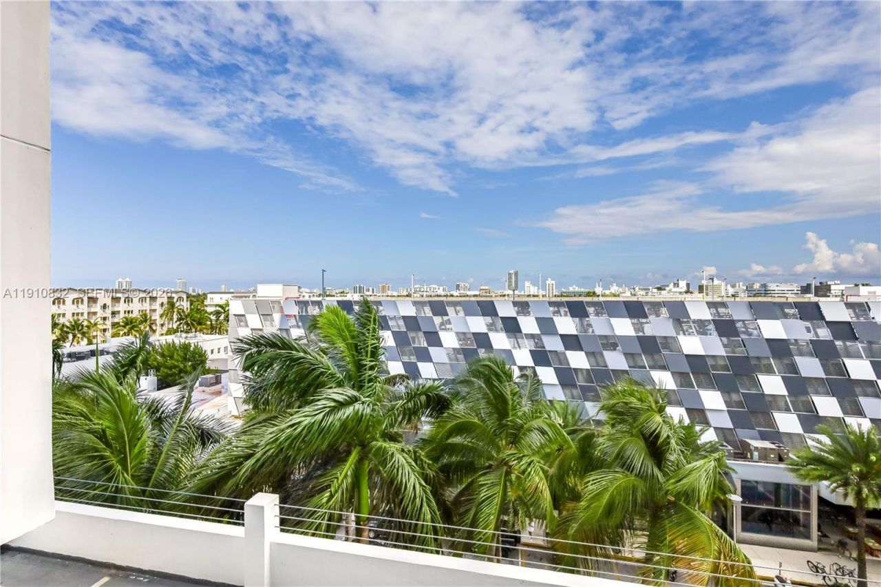 1800 Sunset Harbour Dr, Unit 715, Miami Beach, FL 33139 Photo