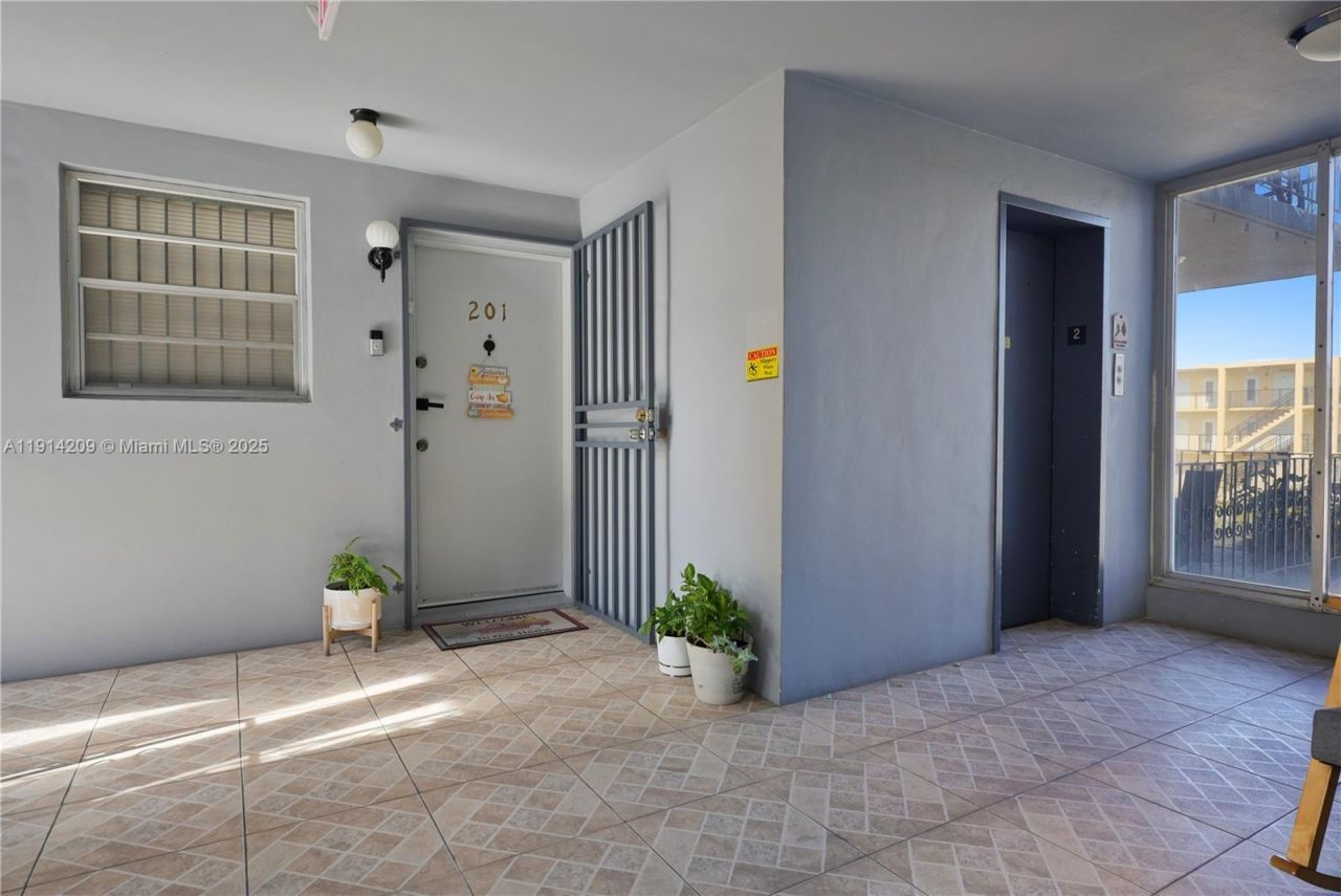 5100 W Flagler St, Unit 201, Miami, FL 33134 Photo