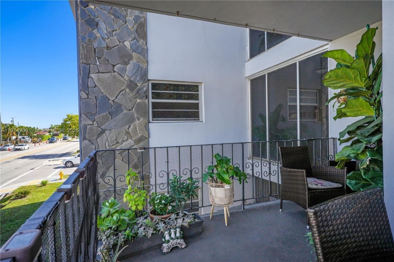 5100 W Flagler St, Unit 201, Miami, FL 33134 Photo