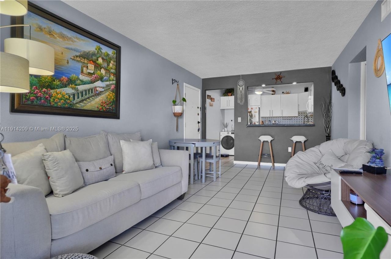 5100 W Flagler St, Unit 201, Miami, FL 33134 Photo