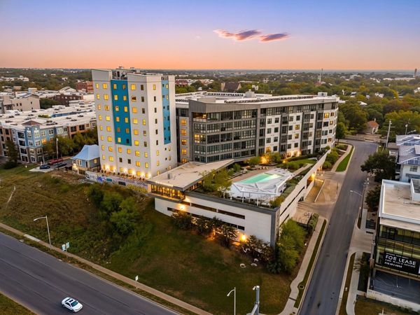 800 Embassy DR, Unit 204, Austin, TX 78702