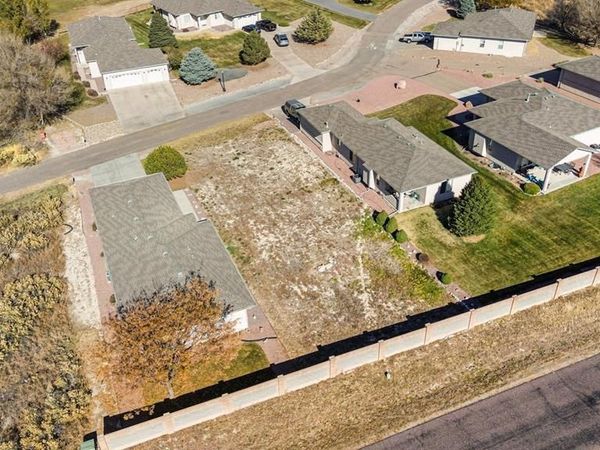 476 S Soaring Eagle Dr, Pueblo West, CO 81007