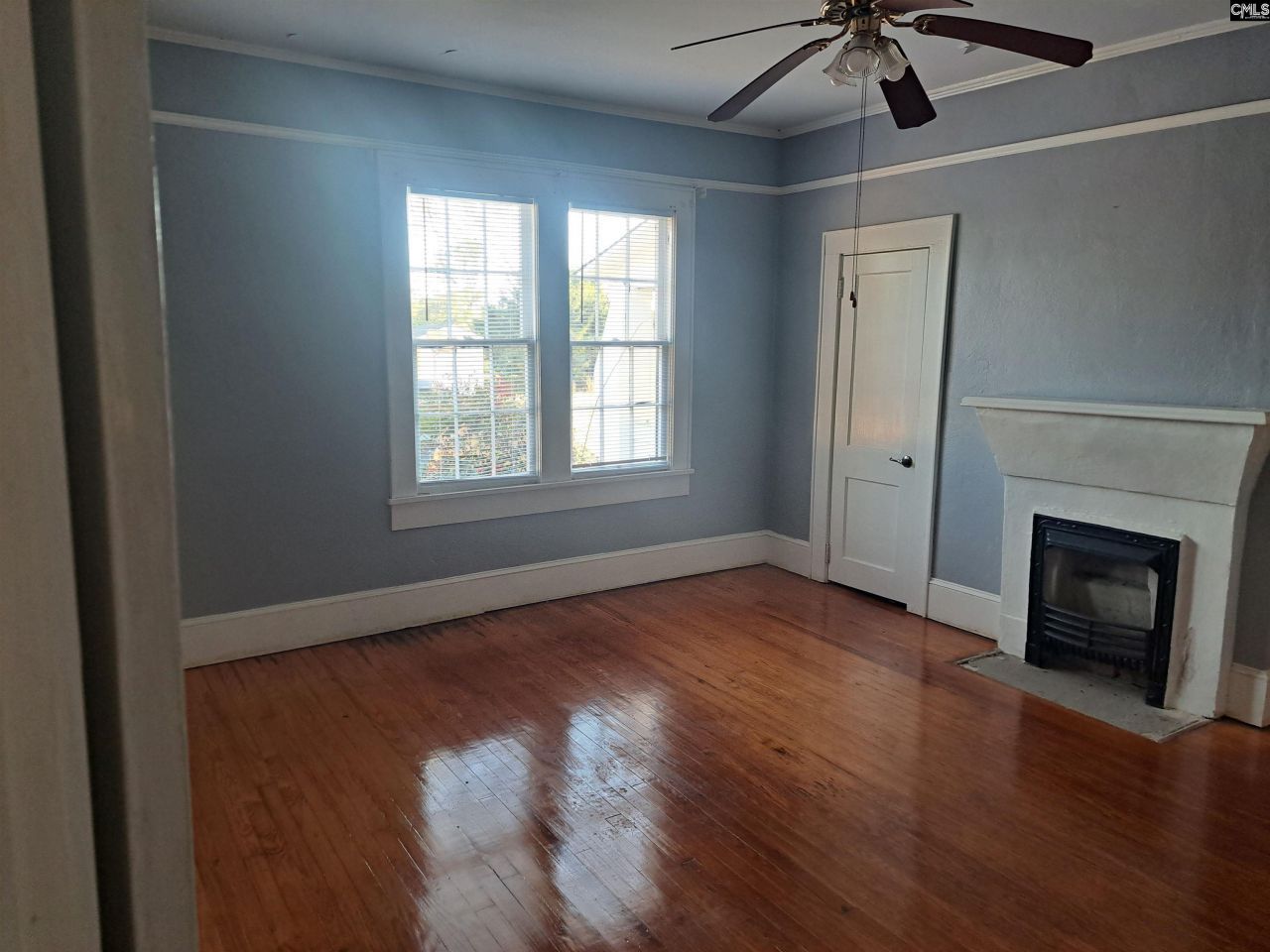 6715 Young Street Photo 10