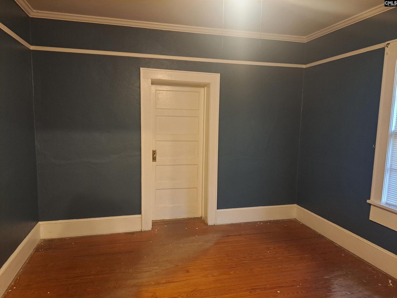 6715 Young Street Photo 12