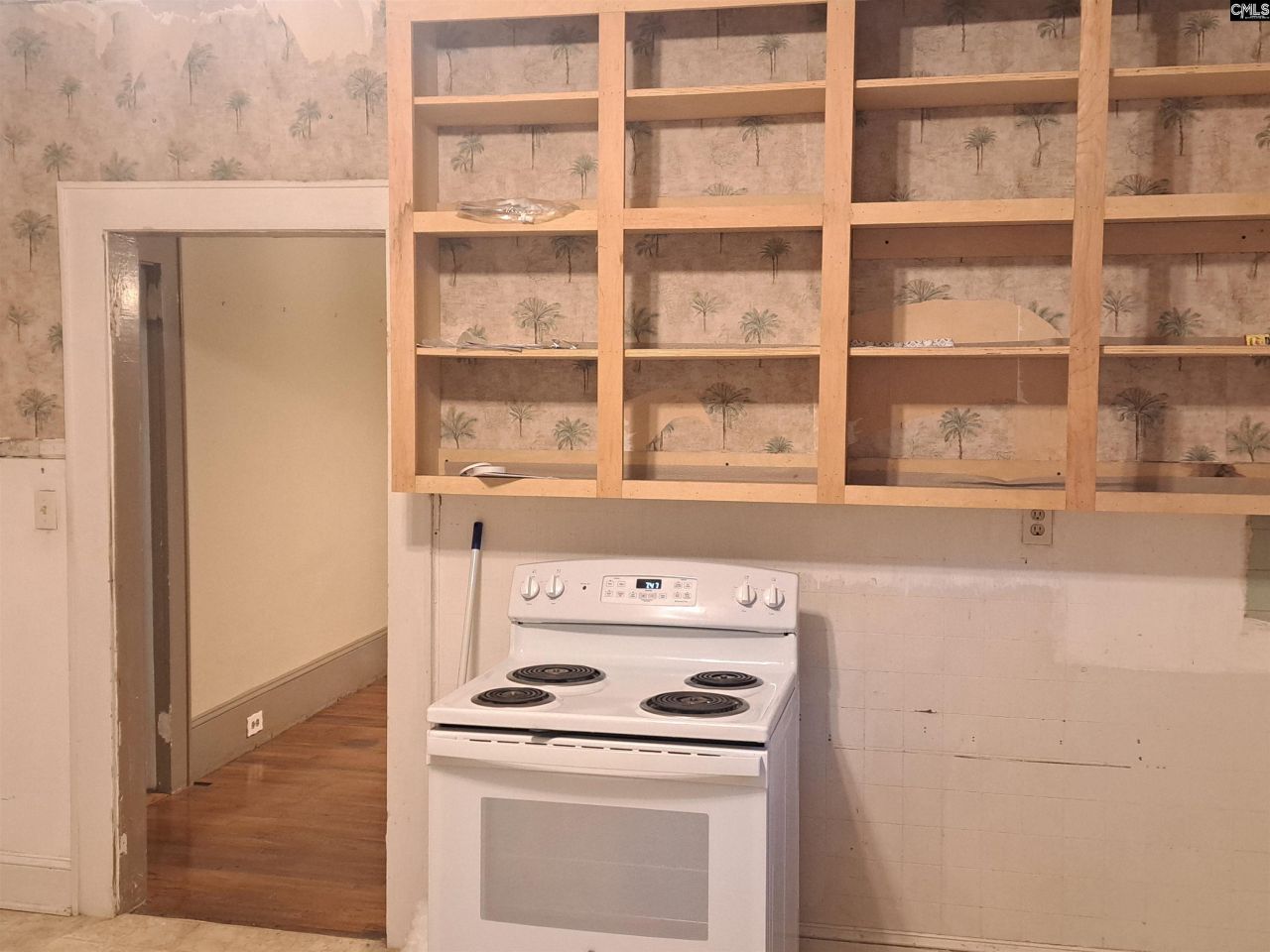 6715 Young Street Photo 14