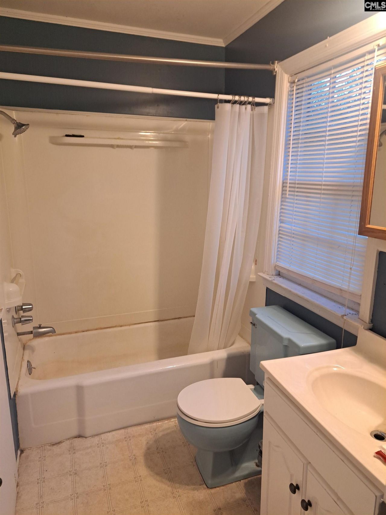 6715 Young Street Photo 16