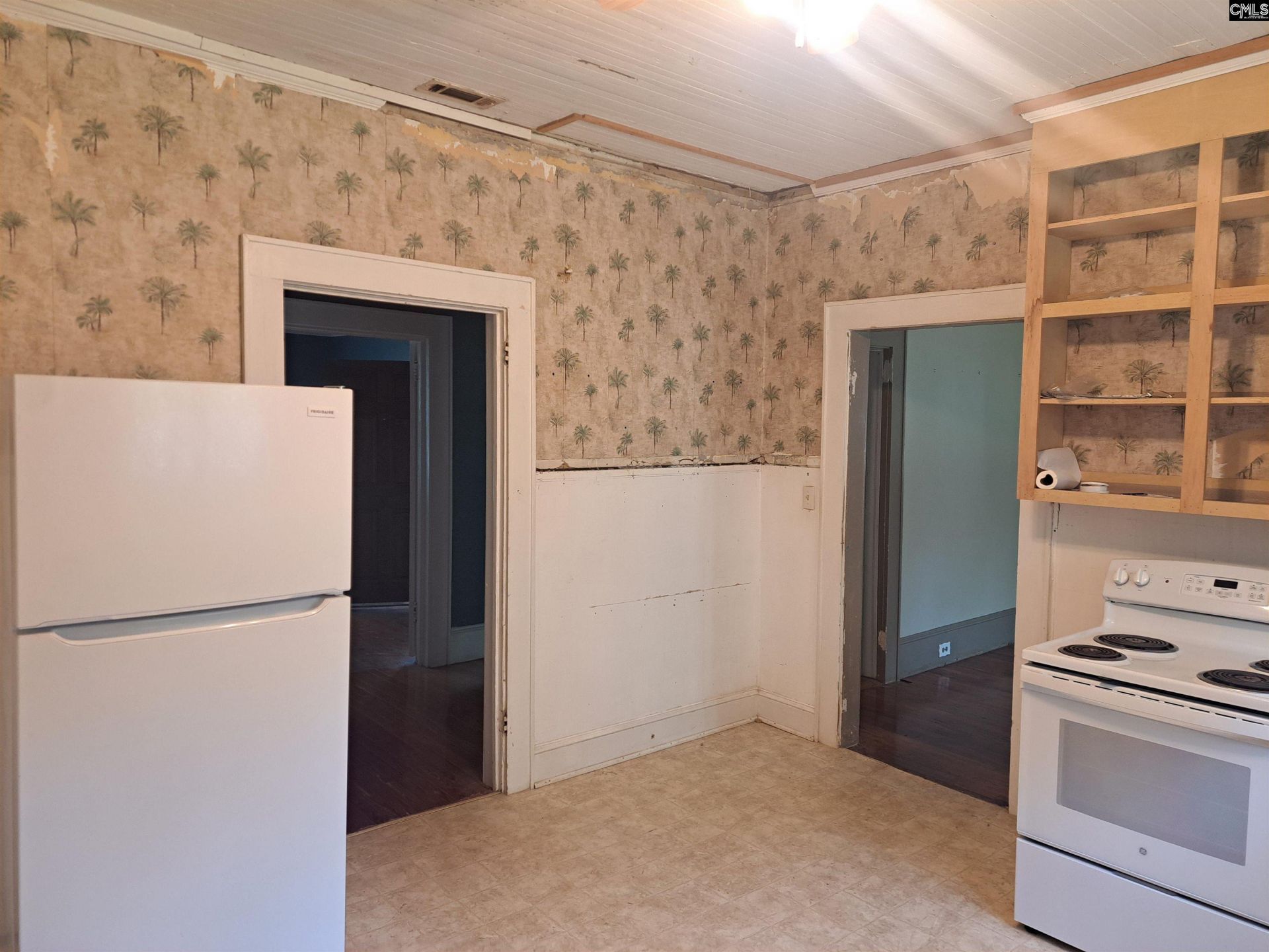 6715 Young Street Photo 23