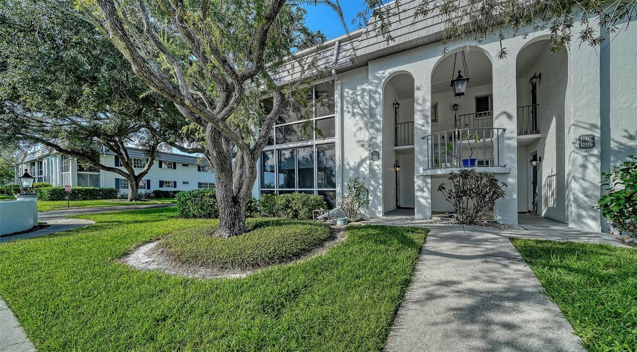 1701 Southwood Street, Unit 1701, Sarasota, FL 34231 Photo
