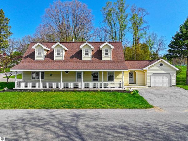 8377 Zosel Street, Onekama, MI 49675