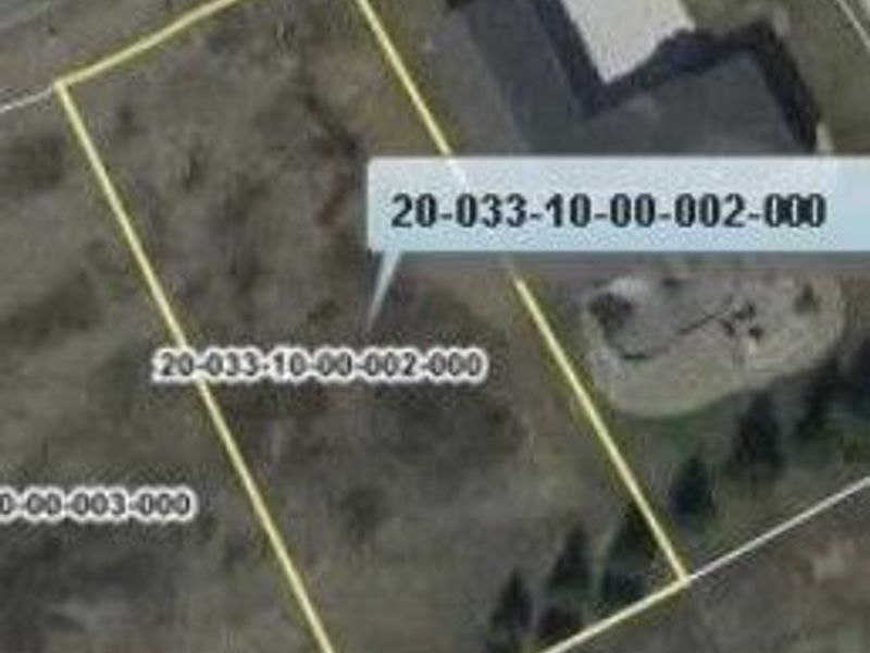 7076 Village Way Drive, Garrettsville, OH 44234 Photo 3