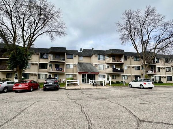 4009 Heritage Hills Drive, Unit 108, Bloomington, MN 55437