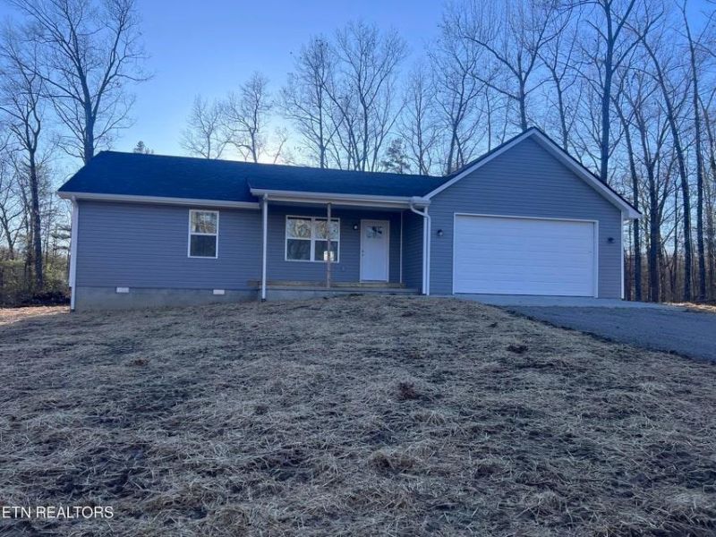 512 St. Anthony Dr, Jamestown, TN 38556 Main Photo