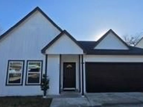 2617 Hillside Drive, Granbury, TX 76048