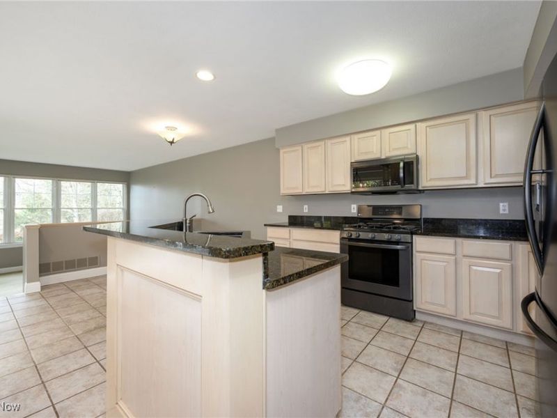 2975 Waterford Drive, Twinsburg, OH 44087 Photo 11