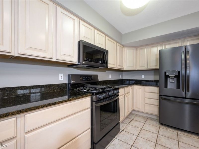 2975 Waterford Drive, Twinsburg, OH 44087 Photo 12