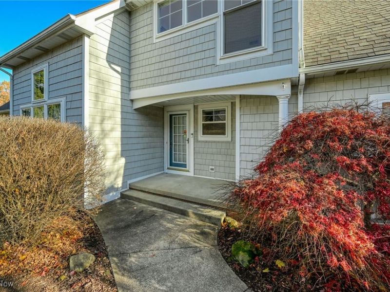 2975 Waterford Drive, Twinsburg, OH 44087 Photo 3