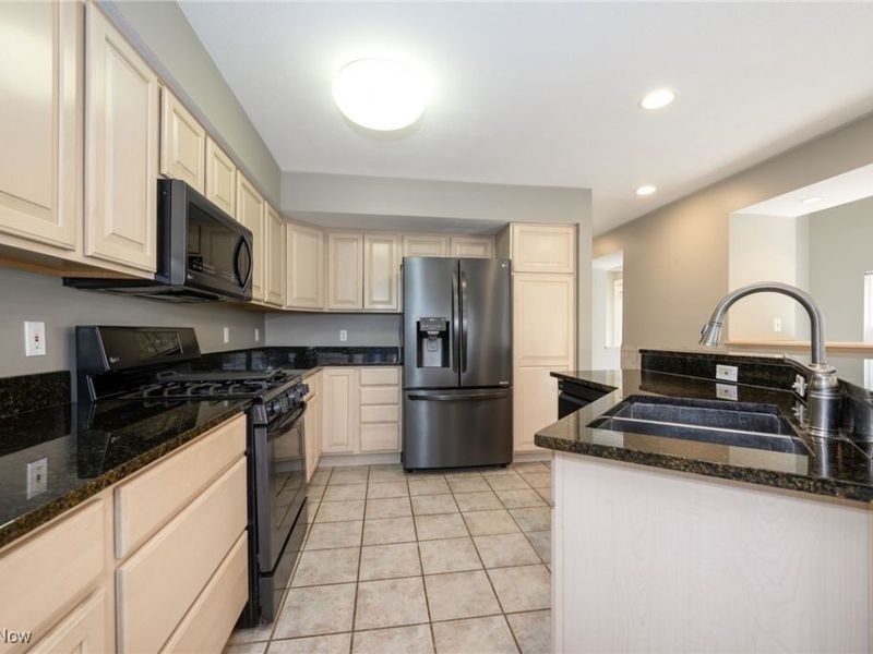 2975 Waterford Drive, Twinsburg, OH 44087 Photo 9