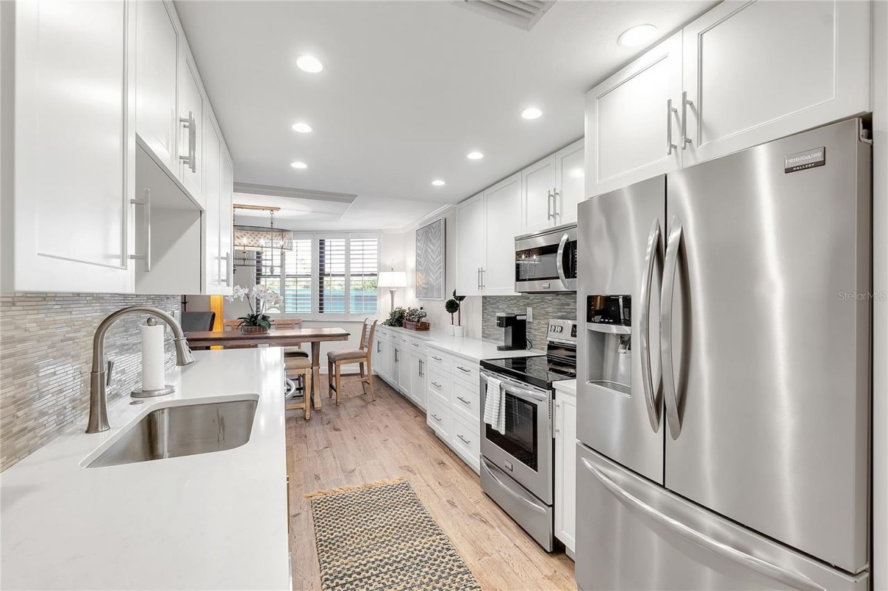 1000 Longboat Club Road, Unit 204, Longboat Key, FL 34228 Photo