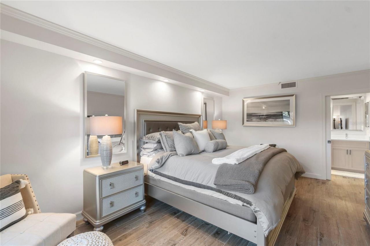 1000 Longboat Club Road, Unit 204, Longboat Key, FL 34228 Photo