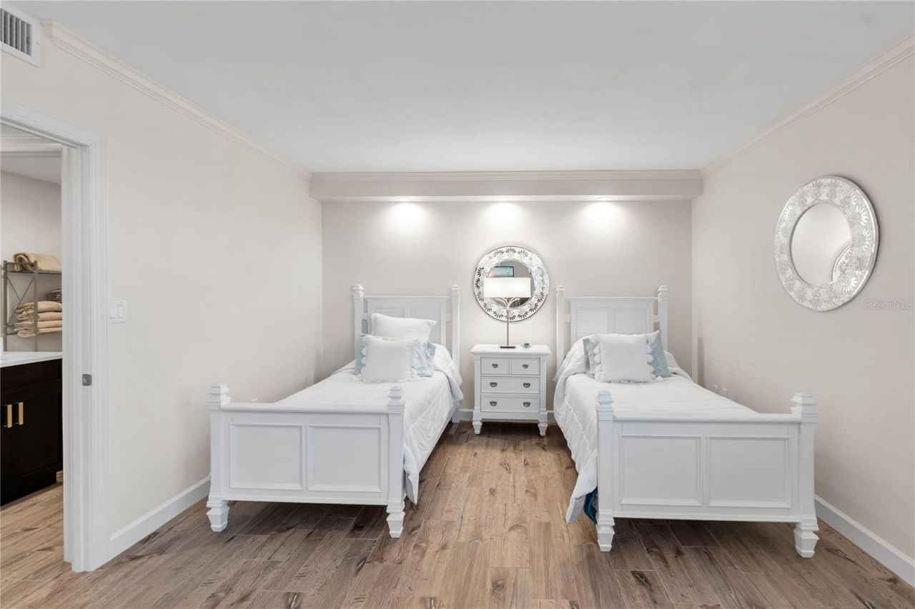 1000 Longboat Club Road, Unit 204, Longboat Key, FL 34228 Photo