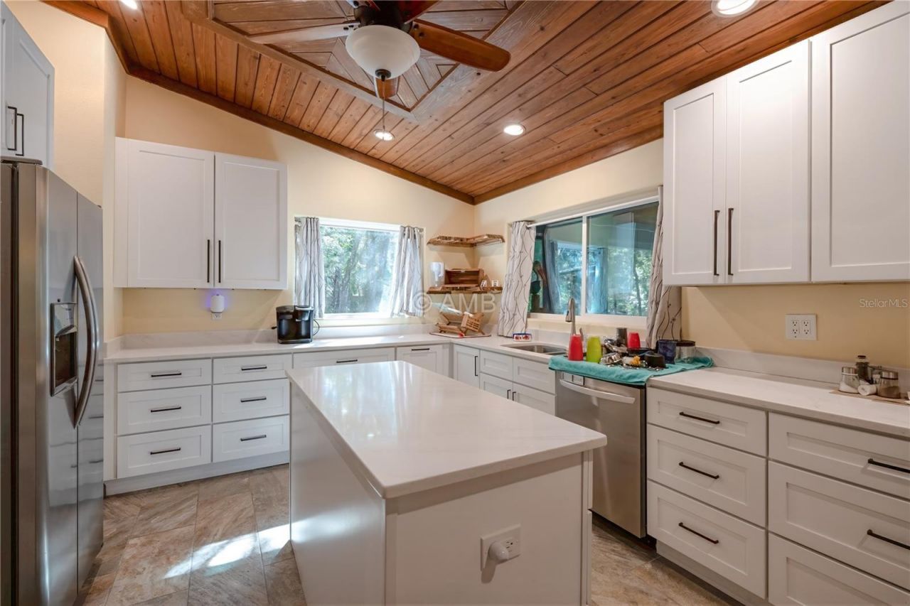 82 Young Drive, Inglis, FL 34449 Photo