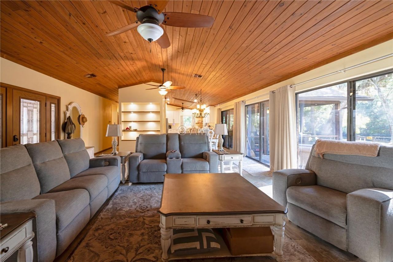 82 Young Drive, Inglis, FL 34449 Photo