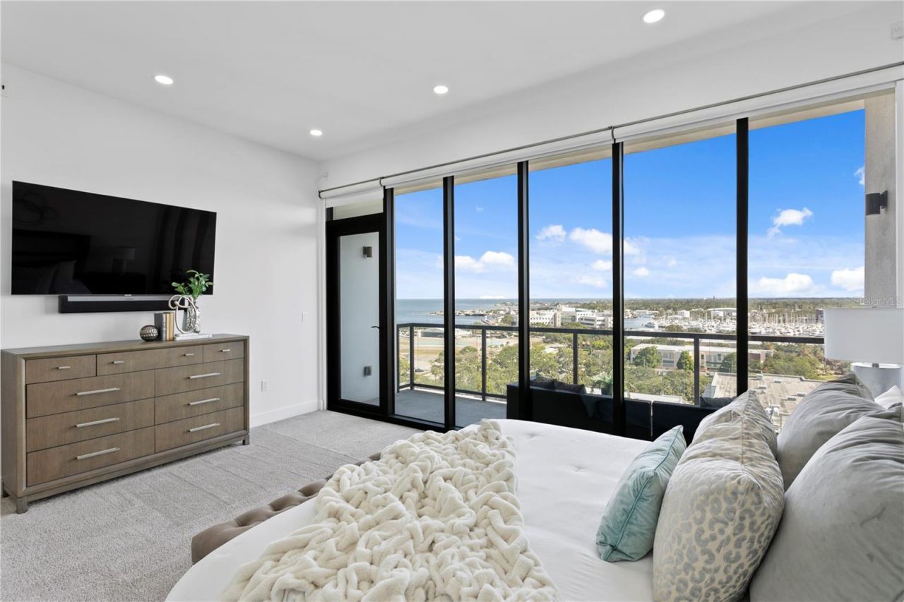 199 Dali Boulevard, Unit PH-2, Saint Petersburg, FL 33701 Photo