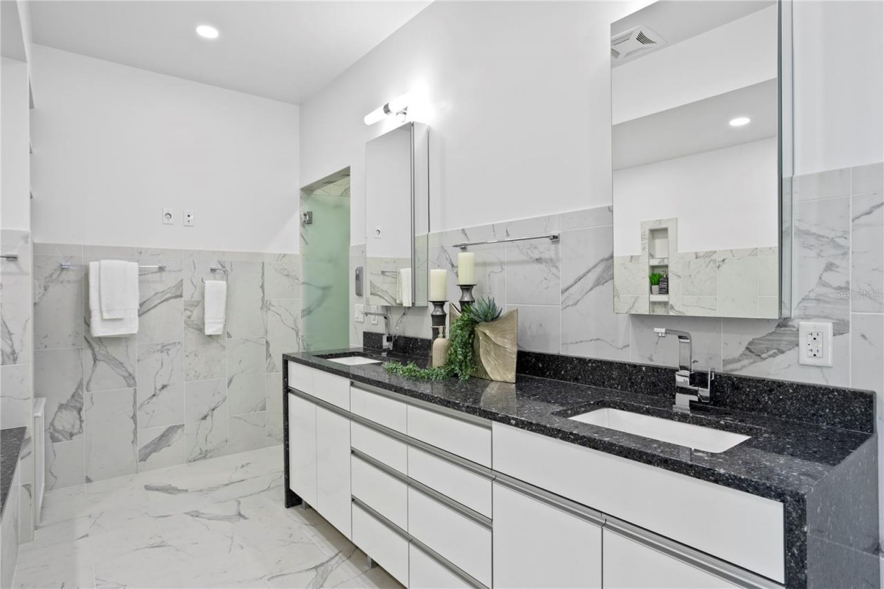 199 Dali Boulevard, Unit PH-2, Saint Petersburg, FL 33701 Photo