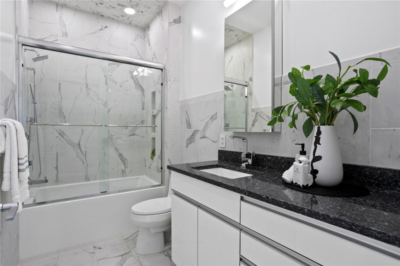 199 Dali Boulevard, Unit PH-2, Saint Petersburg, FL 33701 Photo