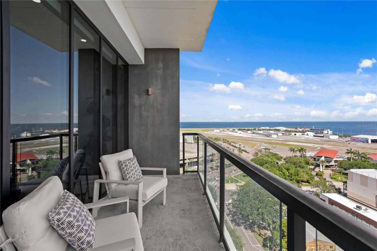 199 Dali Boulevard, Unit PH-2, Saint Petersburg, FL 33701 Photo