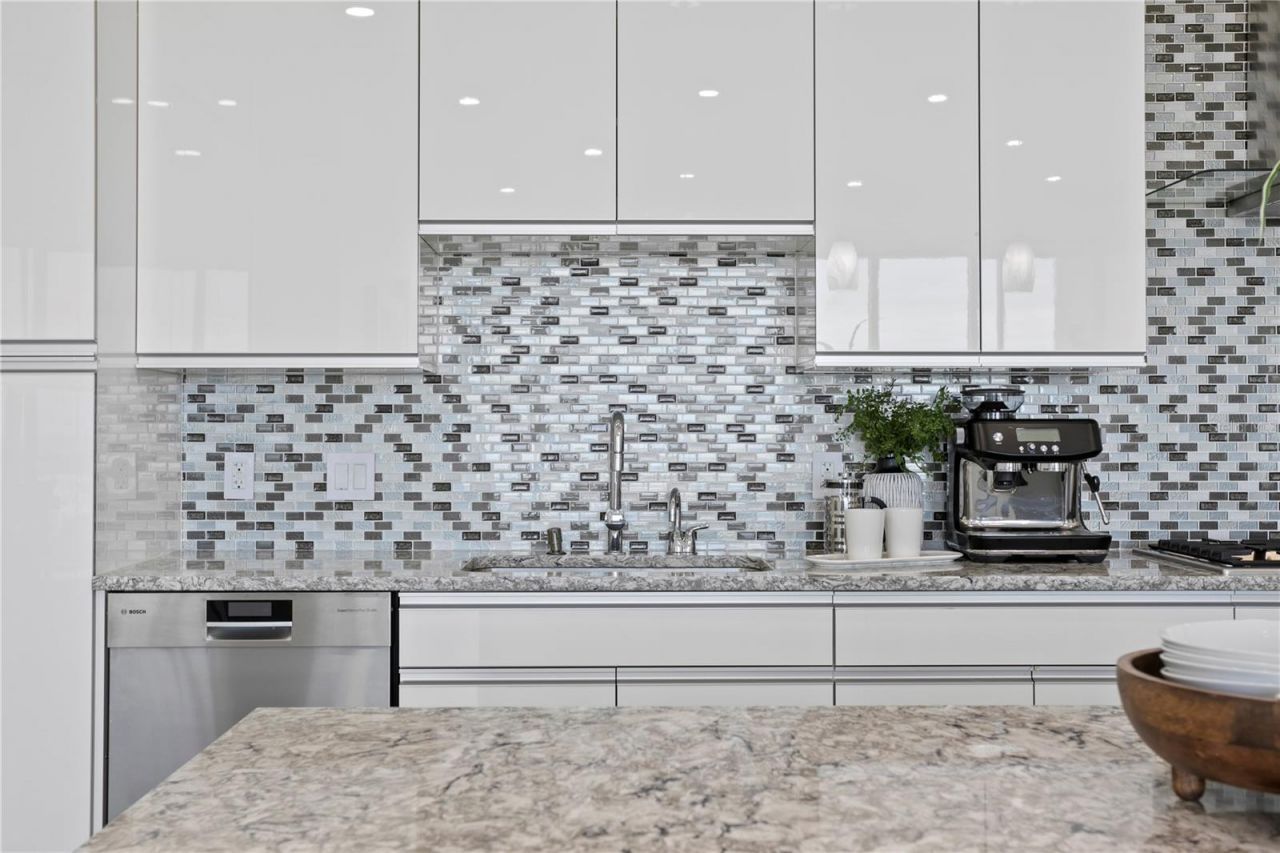 199 Dali Boulevard, Unit PH-2, Saint Petersburg, FL 33701 Photo