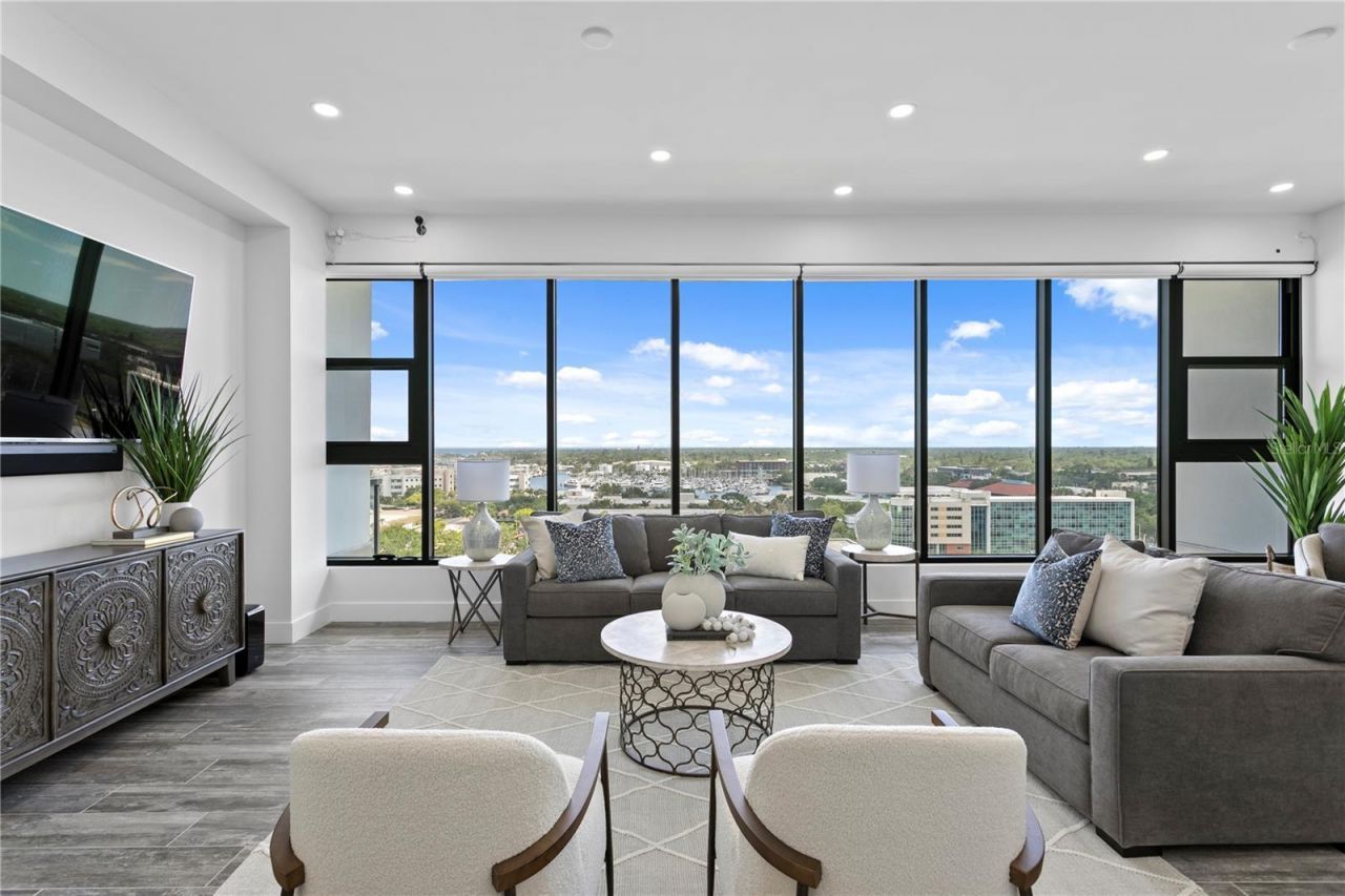 199 Dali Boulevard, Unit PH-2, Saint Petersburg, FL 33701 Photo