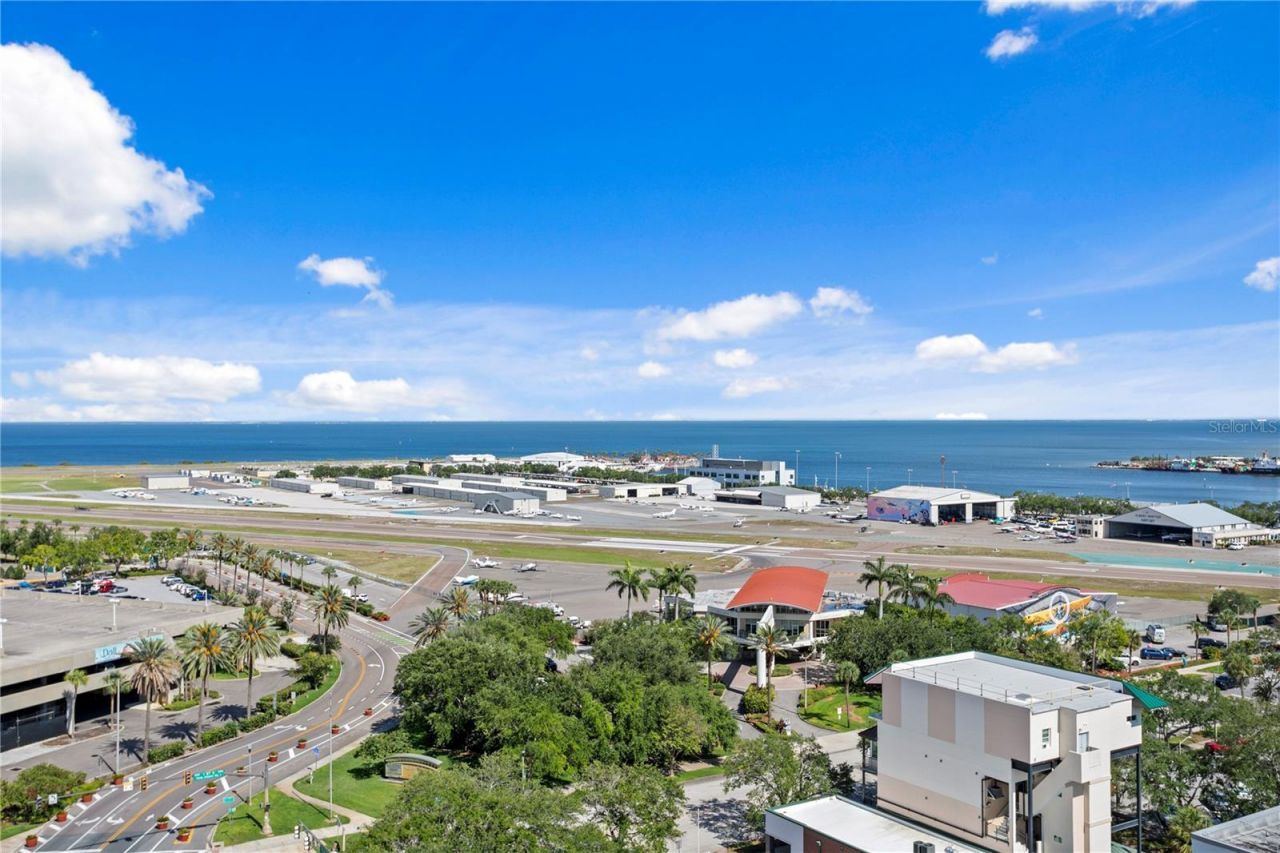 199 Dali Boulevard, Unit PH-2, Saint Petersburg, FL 33701 Photo