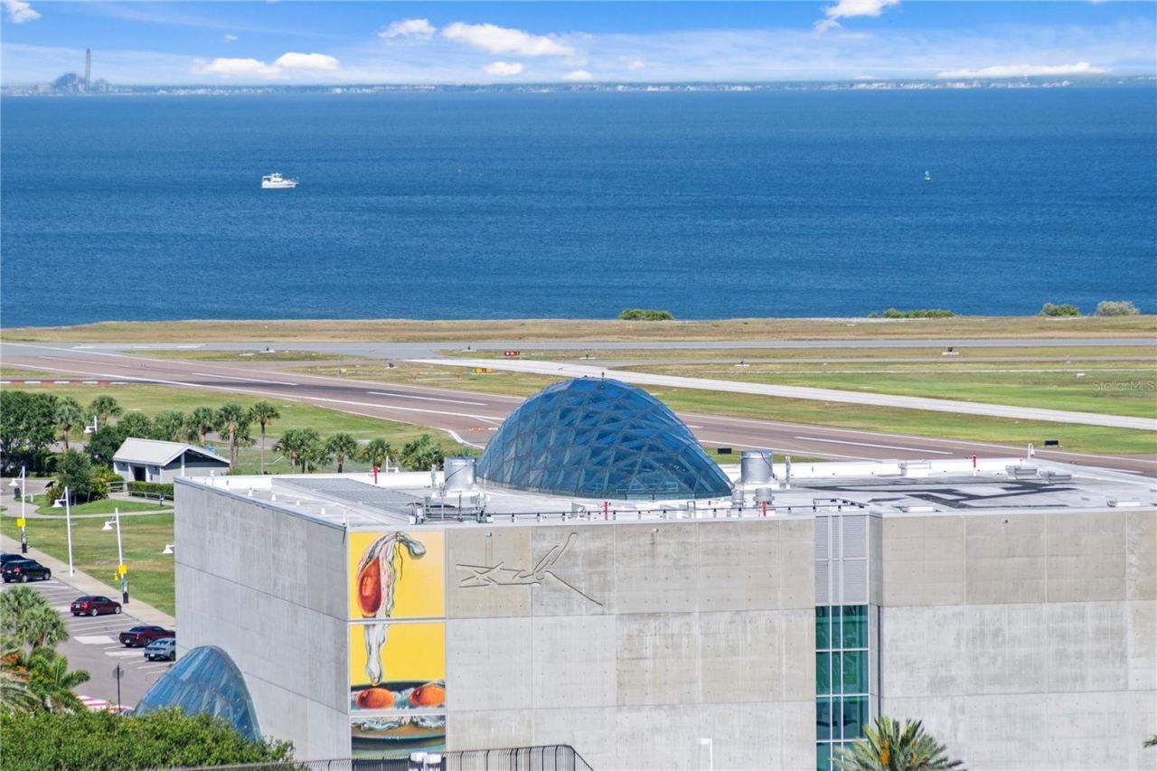 199 Dali Boulevard, Unit PH-2, Saint Petersburg, FL 33701 Photo