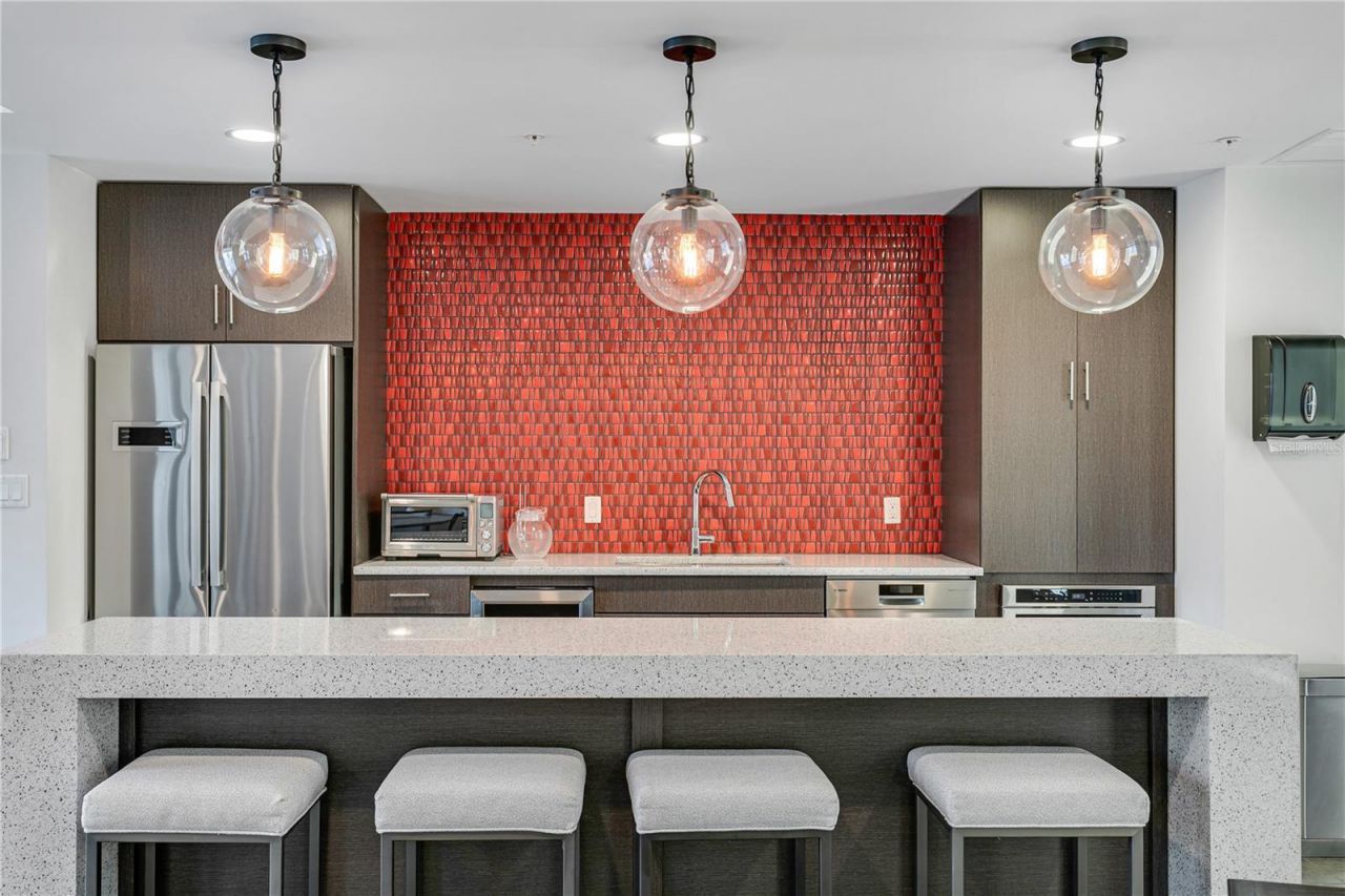 199 Dali Boulevard, Unit PH-2, Saint Petersburg, FL 33701 Photo